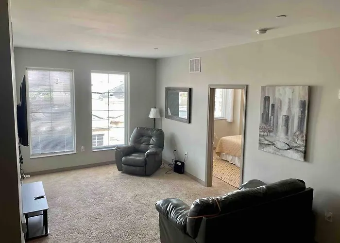 King + 2 Queen Bed - Heart Of Downtown Columbus